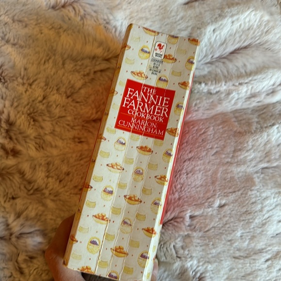 Fannie Farmer cook book with nearly 2000 recipes! - Picture 5 of 9